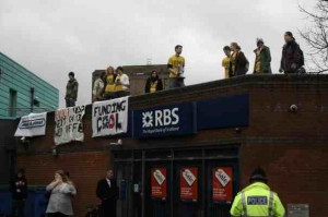 Rooftop occupation of Students Union RBS branch - February 2009