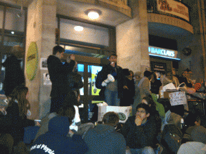 Campaigners hold a sleepout in protest against destitution. Photo: Student Action for Refugees